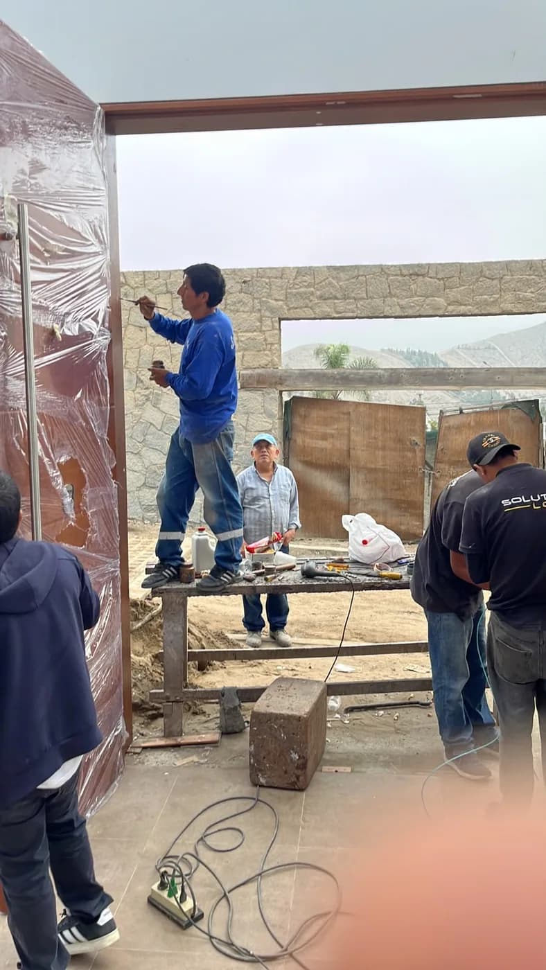 Instalación de marco metálico