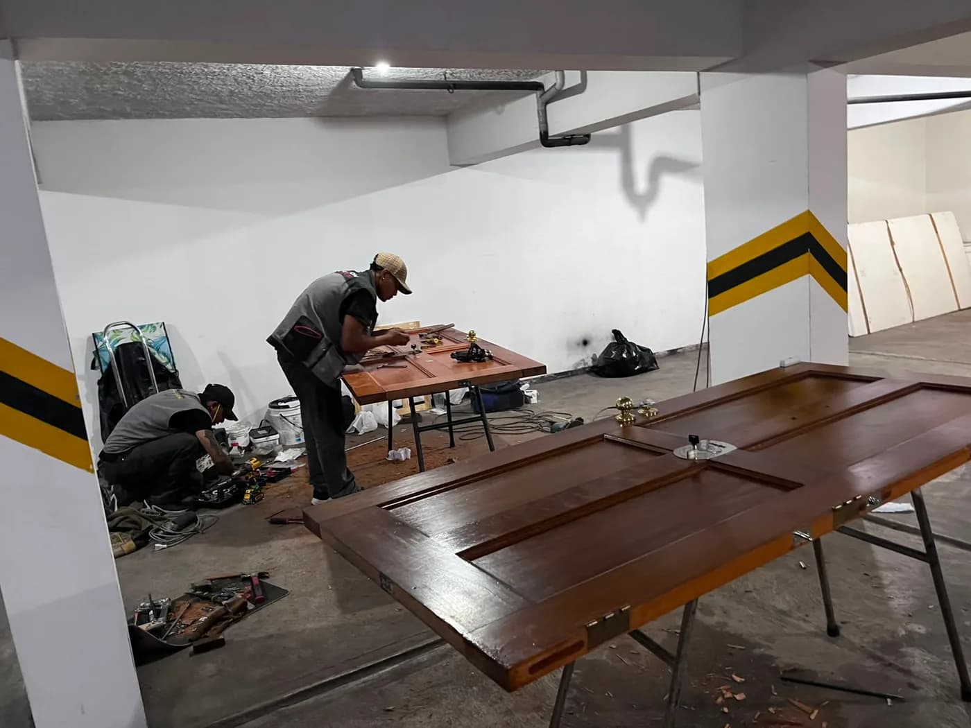 Fabricación y preparación de puertas